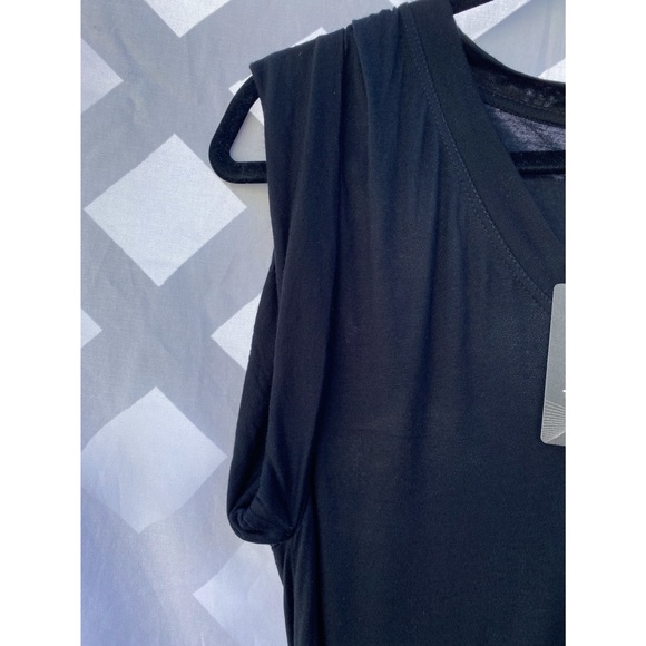 Trouve Cap Sleeve V-neck Black Shirt - Picture 3 of 7